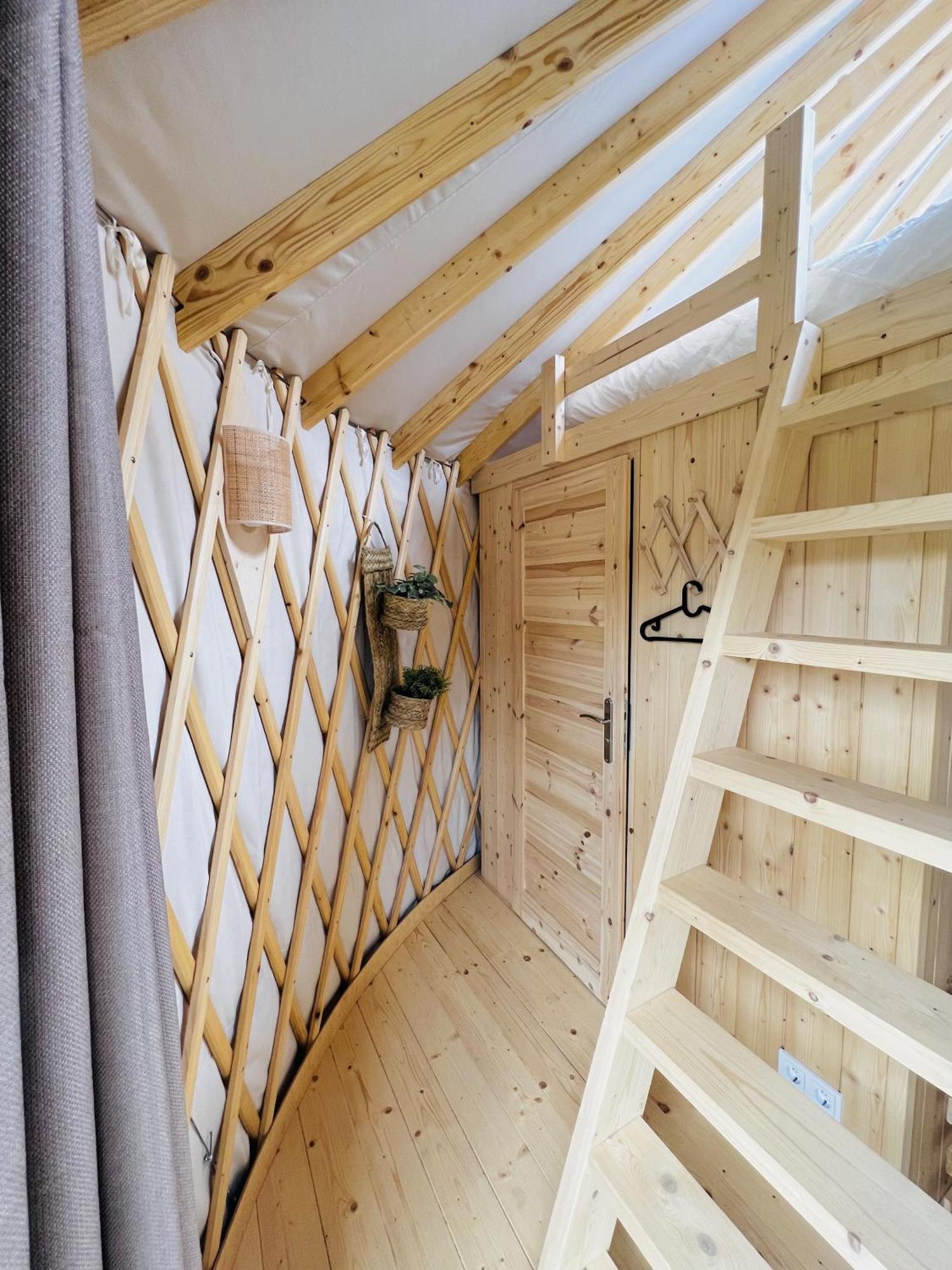 Magnolia Hoeve - Unieke Bestemming Voor Paardenliefhebbers En Bijzondere Overnachtingen In De Natuur Ledeacker Eksteriør billede